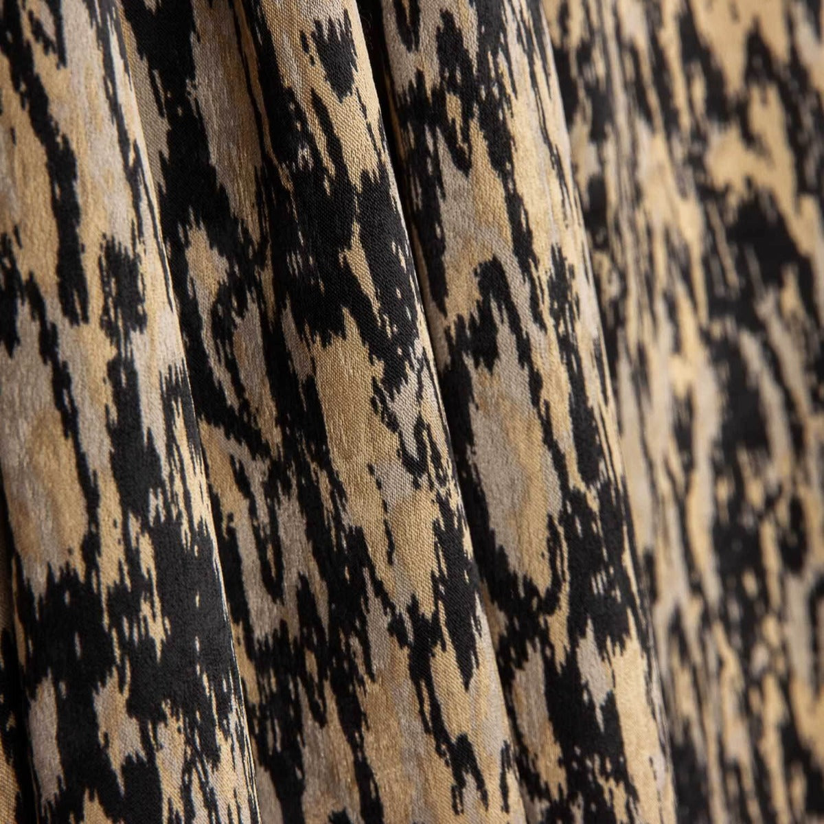 Satén Poliéster Velvet Animal - Ribes y Casals