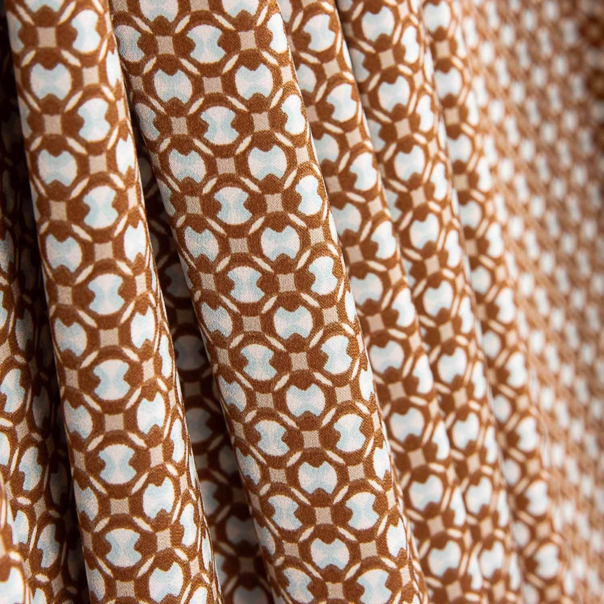 Satén Poliéster Geo Nadia - Ribes y Casals