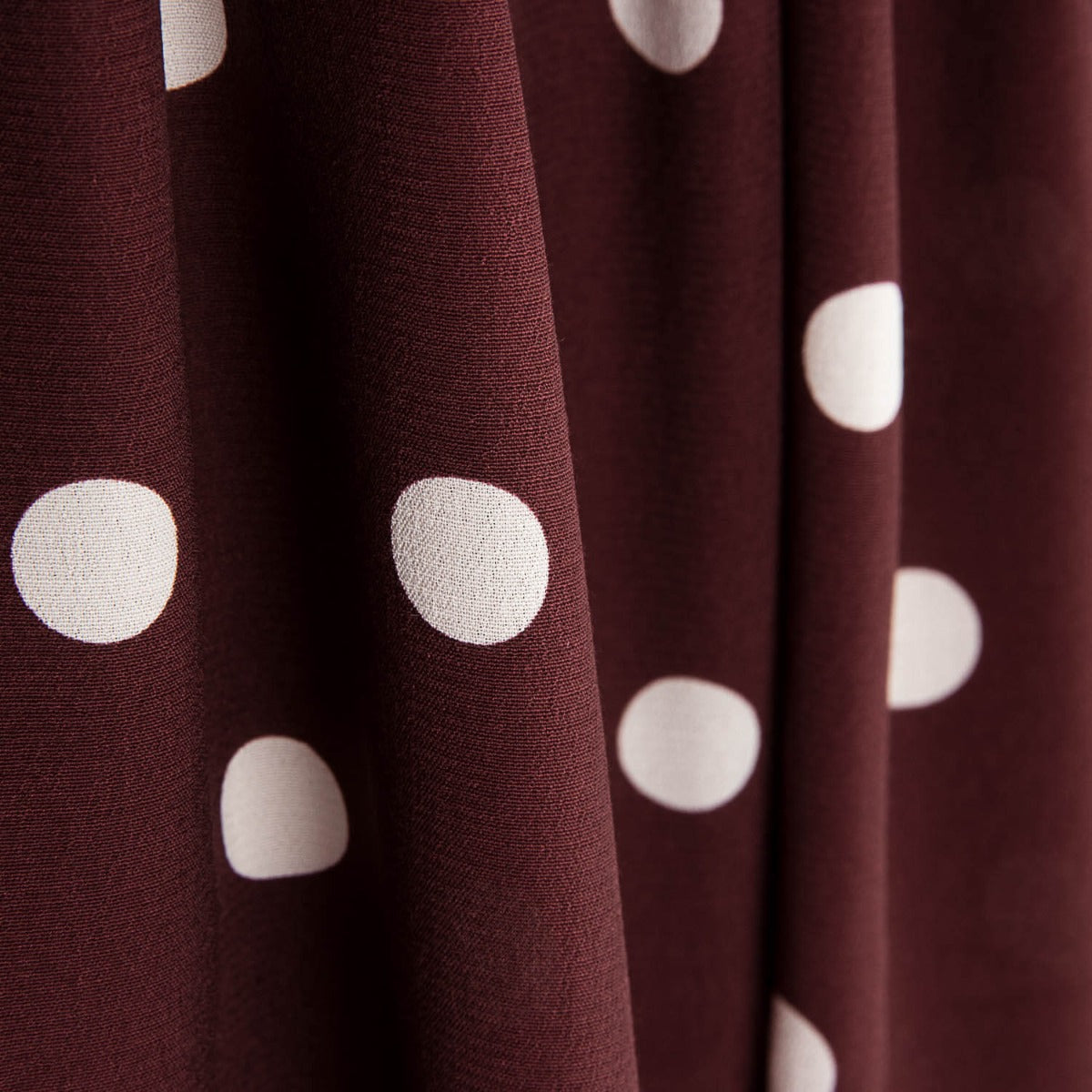 Crep Poliéster Lunares Granate - Ribes y Casals