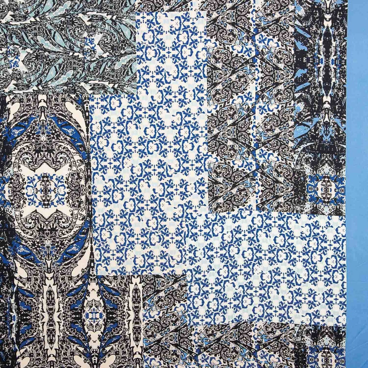 Satén Viscosa Cenefa Estampada Bicolor - Ribes y Casals