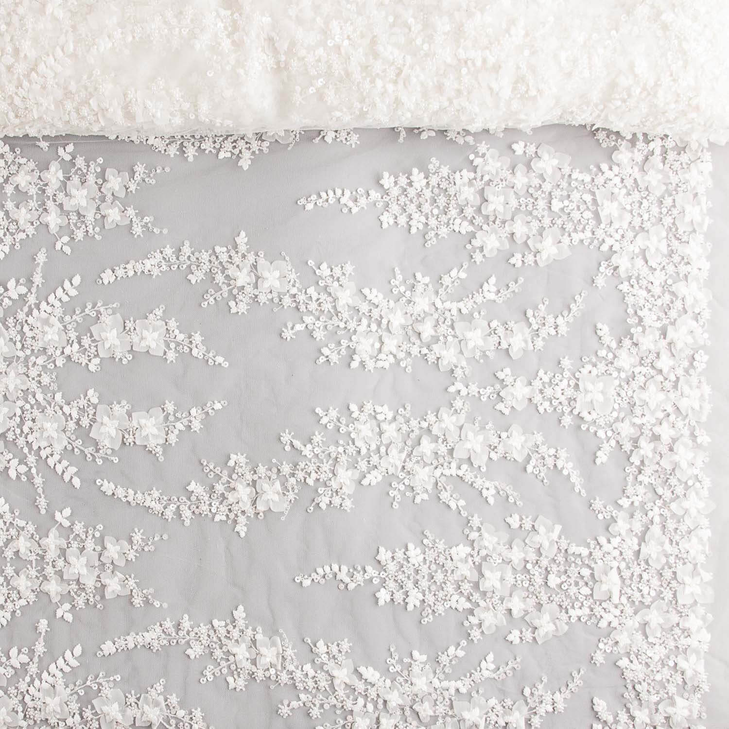 Pedrería Novia Tul Blanco Flores 3D Elegance - Ribes y Casals