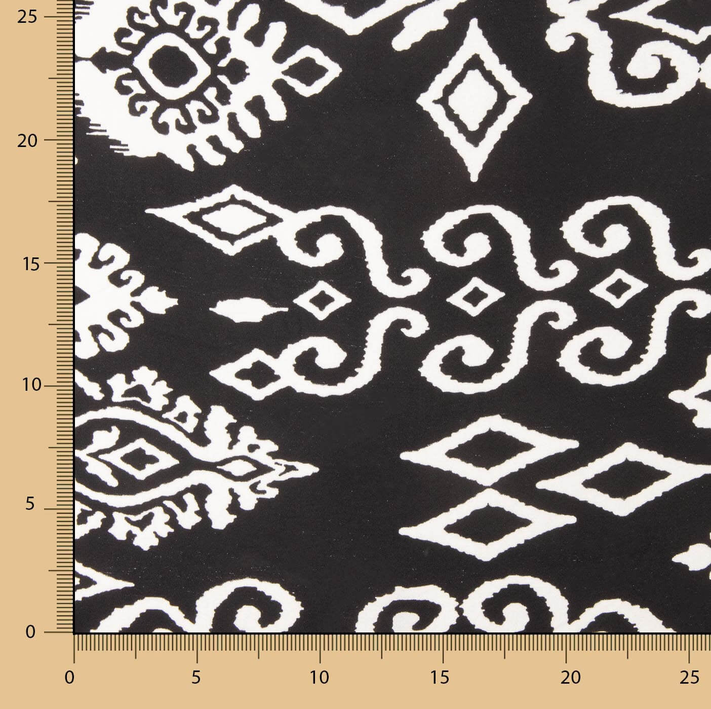 Retal Viscosa Estampado Étnico con Cenefa Negro - Varias medidas x ancho de 140 cm - Ribes y Casals