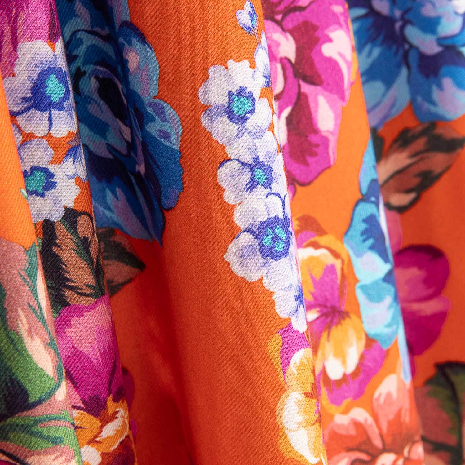 Viscosa Estampada Flores Jardín Coralia - Ribes y Casals