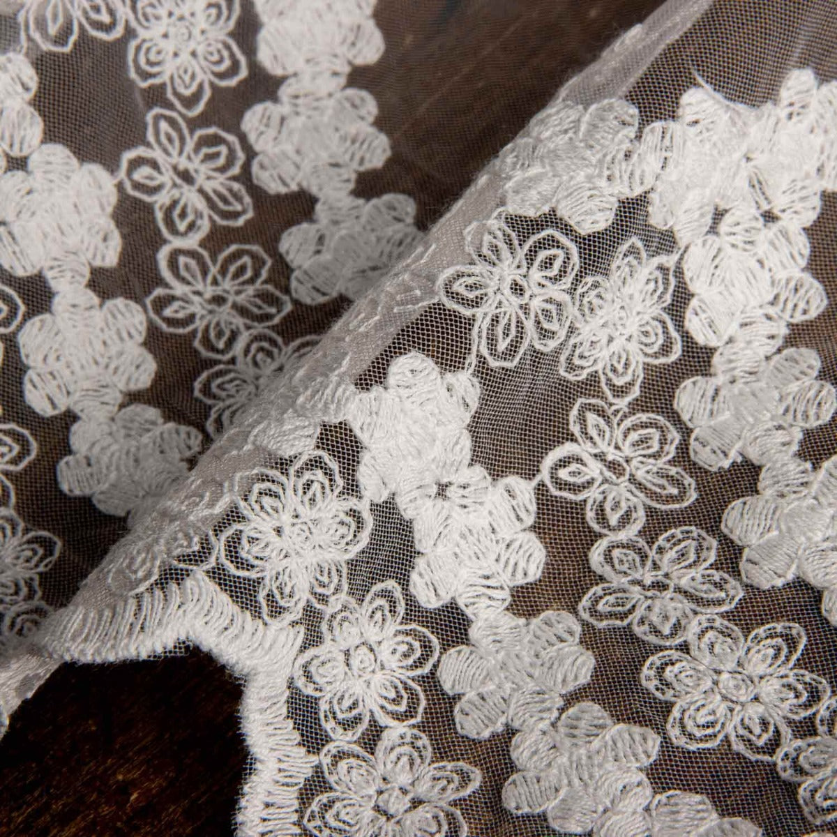 Retal Tul Bordado Lisboa 160x130 cms - Ribes y Casals