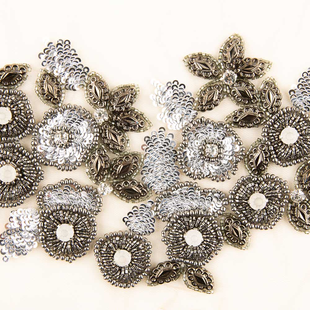 Aplique Pedrería Paola Negro - Ribes y Casals