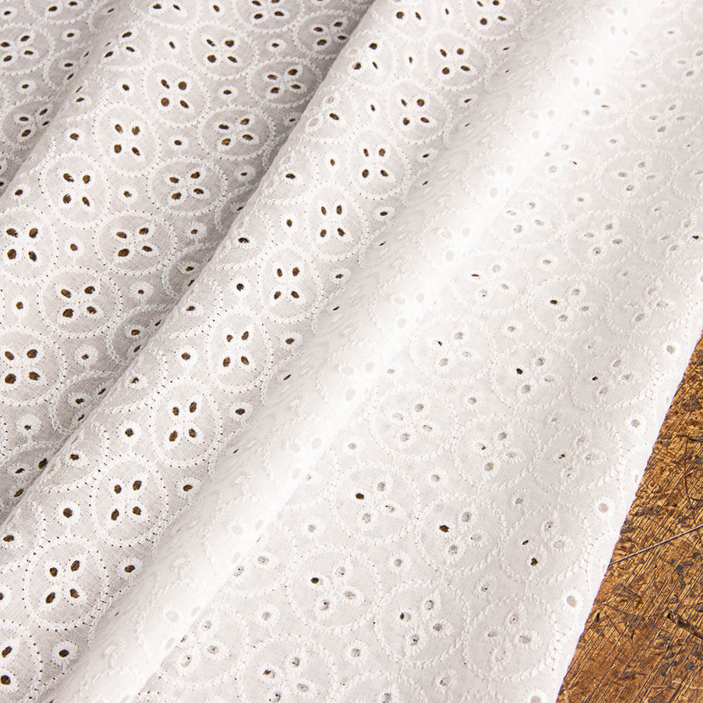 Bordado Suizo Círculos - Ribes y Casals