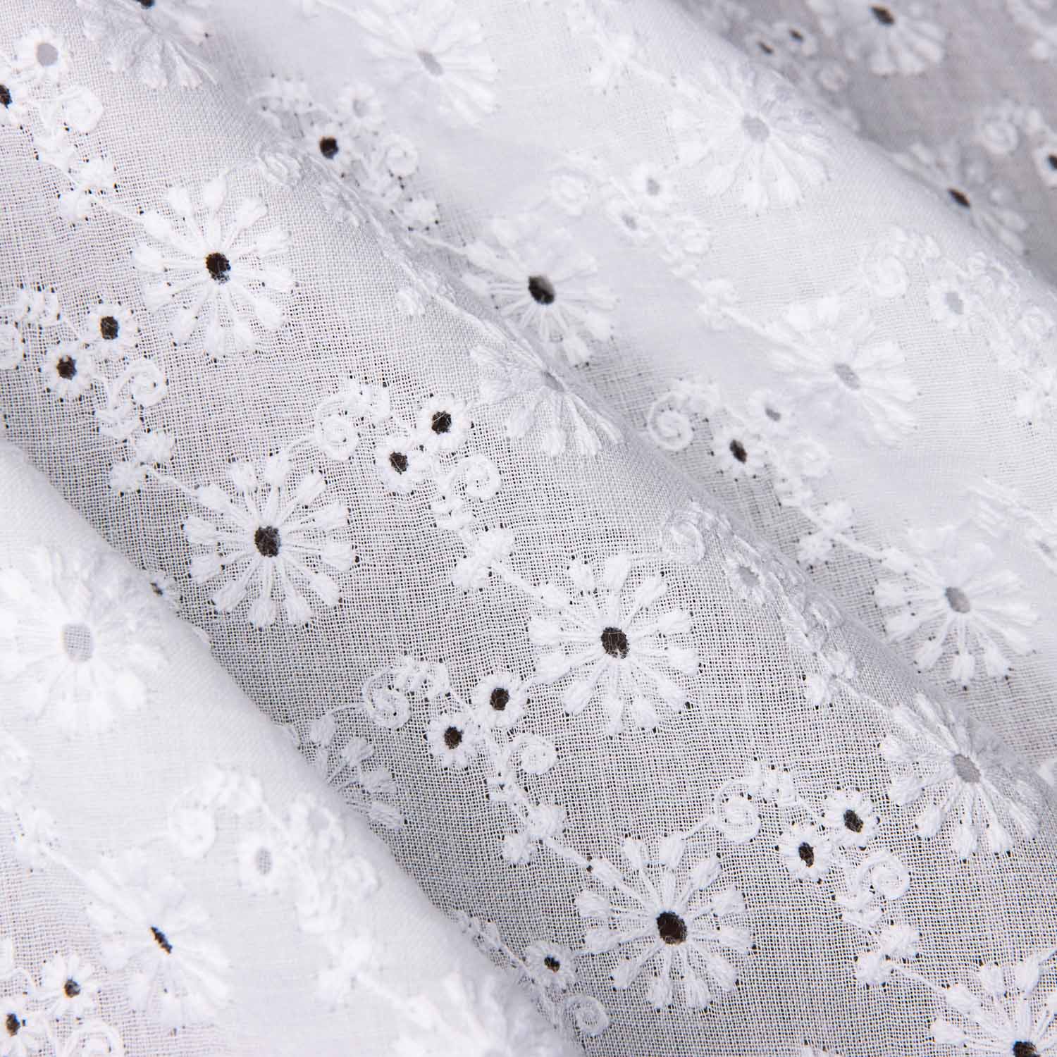 Bordado Suizo Margaritas Retro Blanco - Ribes y Casals