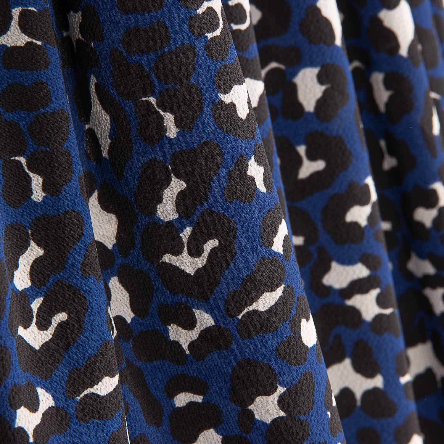 Crepé Estampado Animal Print Azul - Ribes y Casals