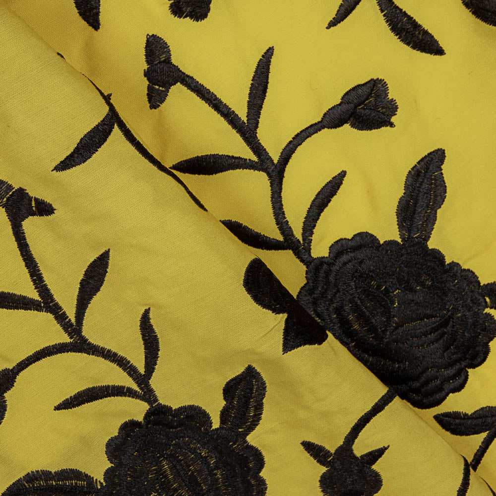 Mantón Bordado Negro Tencel Albero - Ribes y Casals