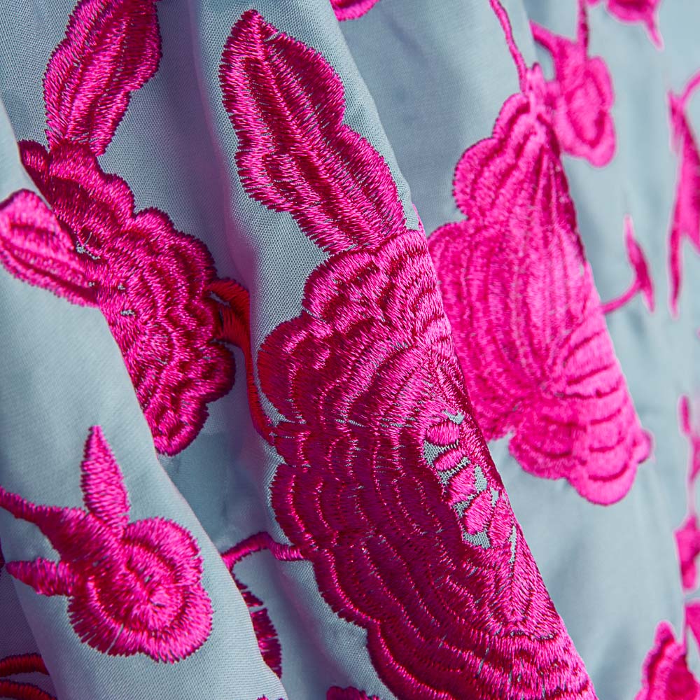 Mantón Bordado Fucsia Tencel Azul Claro - Ribes y Casals