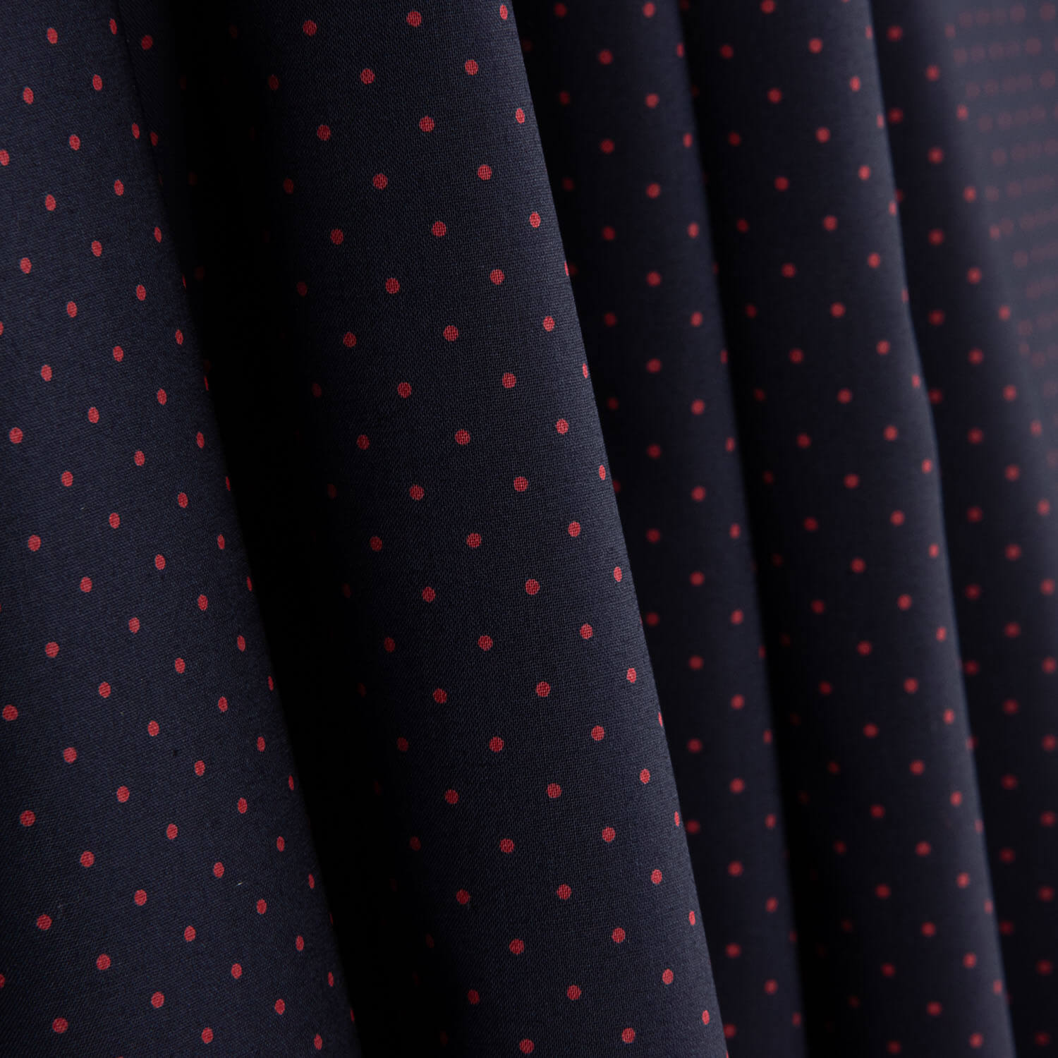Popelín Fino Camisería Marino Lunares Rojos - Ribes y Casals