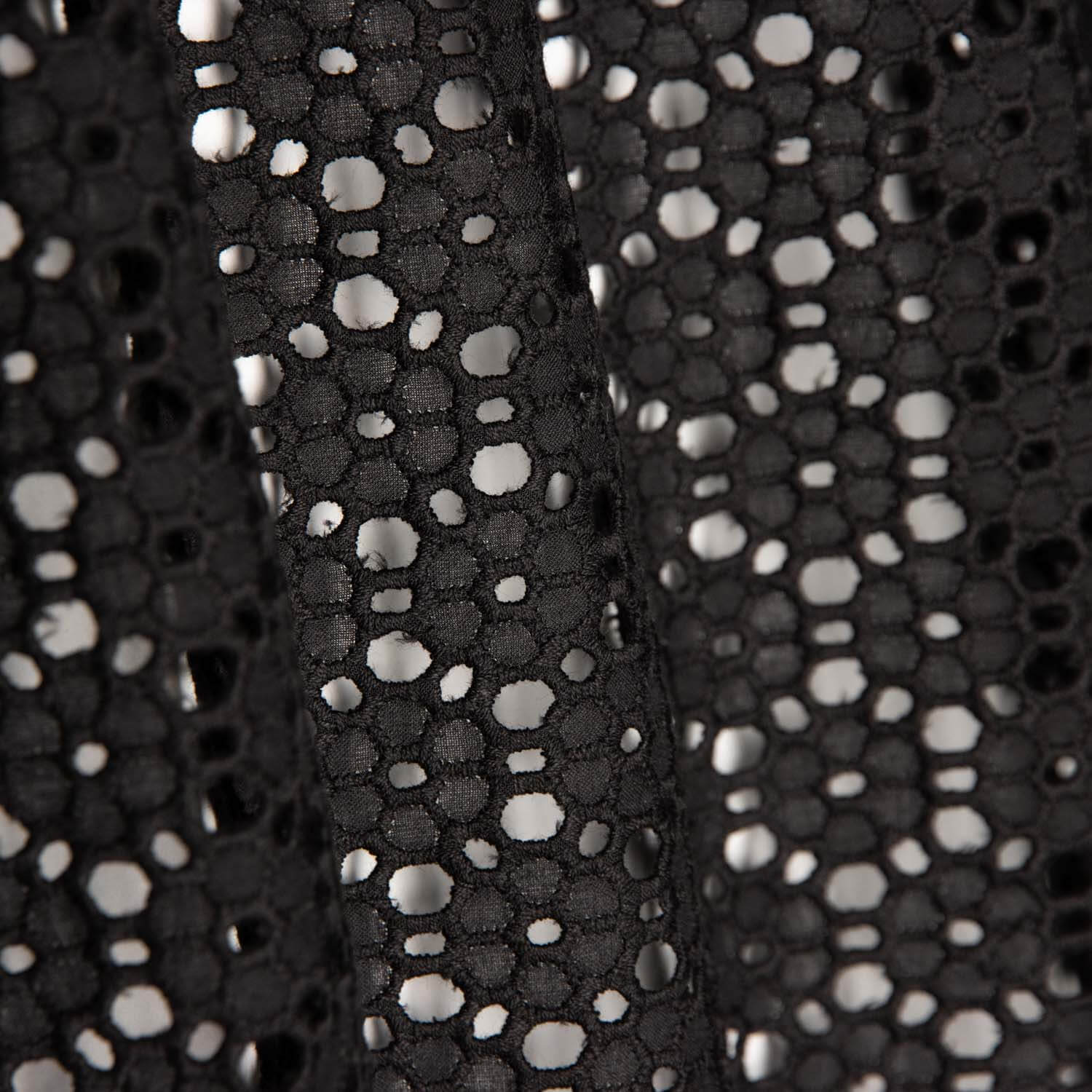 Bordado Suizo Margarita Negro - Ribes y Casals