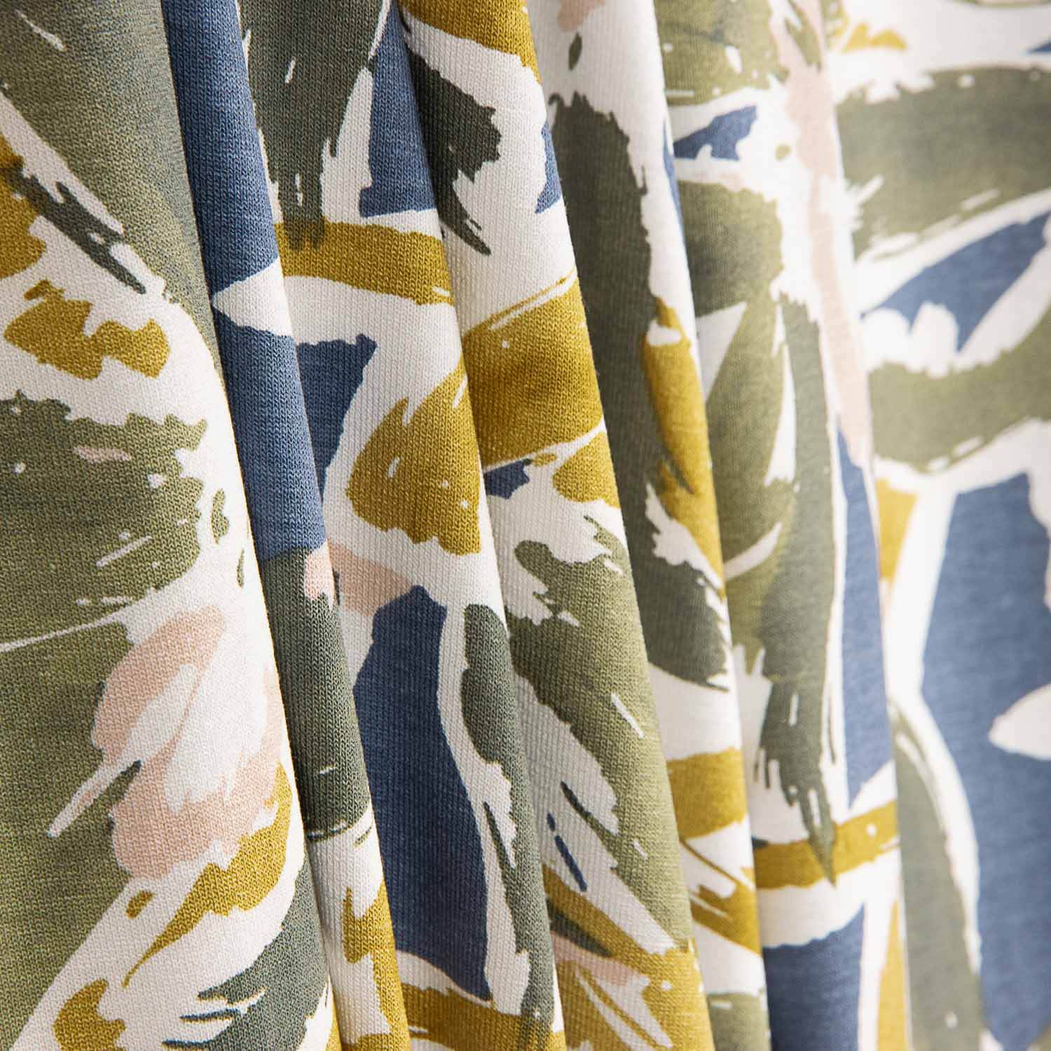 Punto Viscosa Estampada Floral Azul y Mostaza - Ribes y Casals