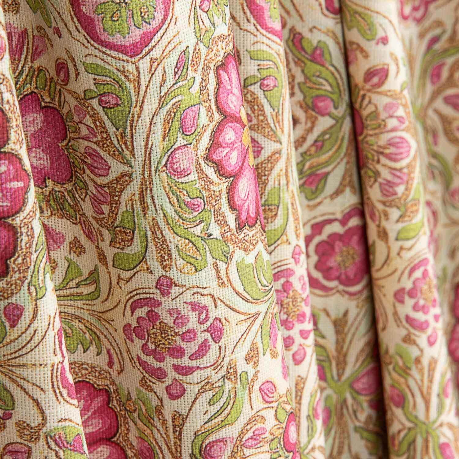 Loneta Algodón Flores Rosas Fondo Verde - Ribes y Casals