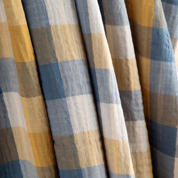 Bámbula Doble Gasa Reversible Cuadros y Rayas Azul Mostaza - Ribes y Casals