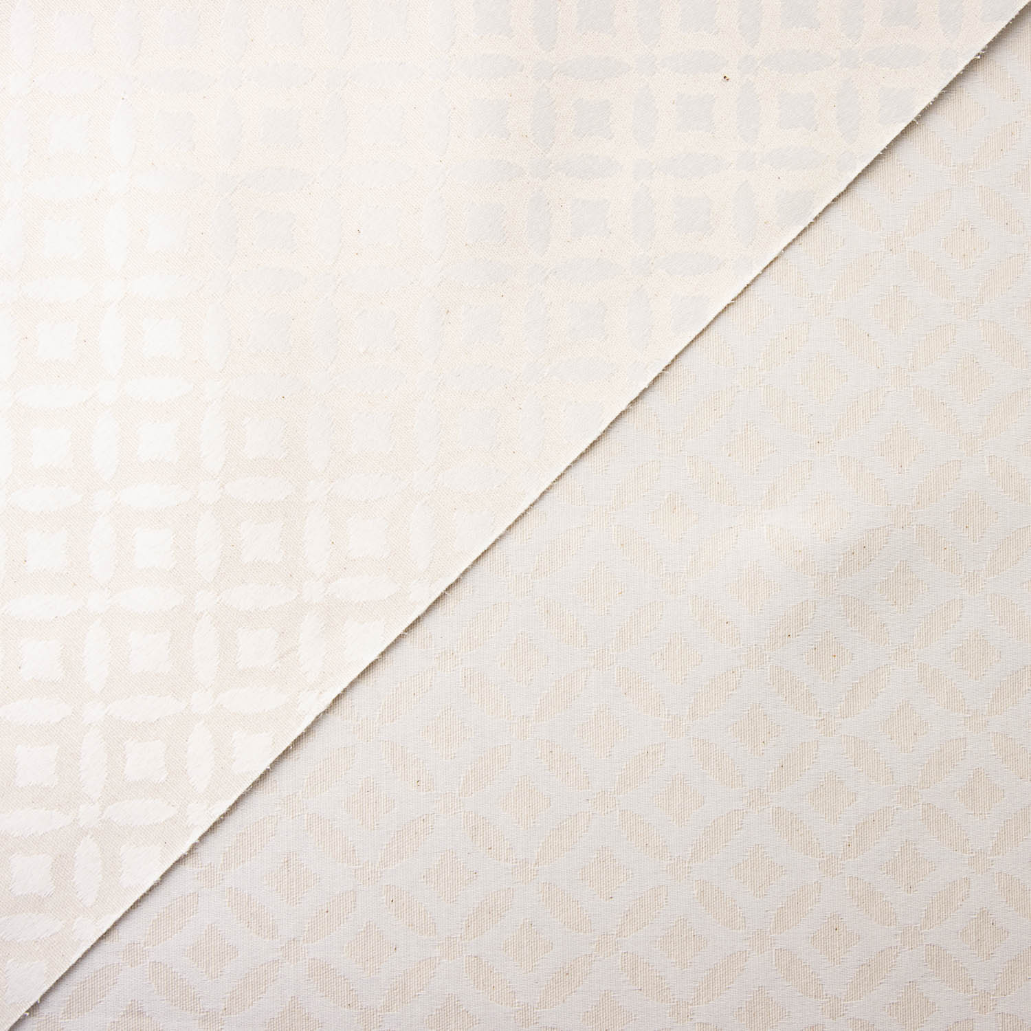 Mantel Resinado Geométrico Crudo - Ribes y Casals