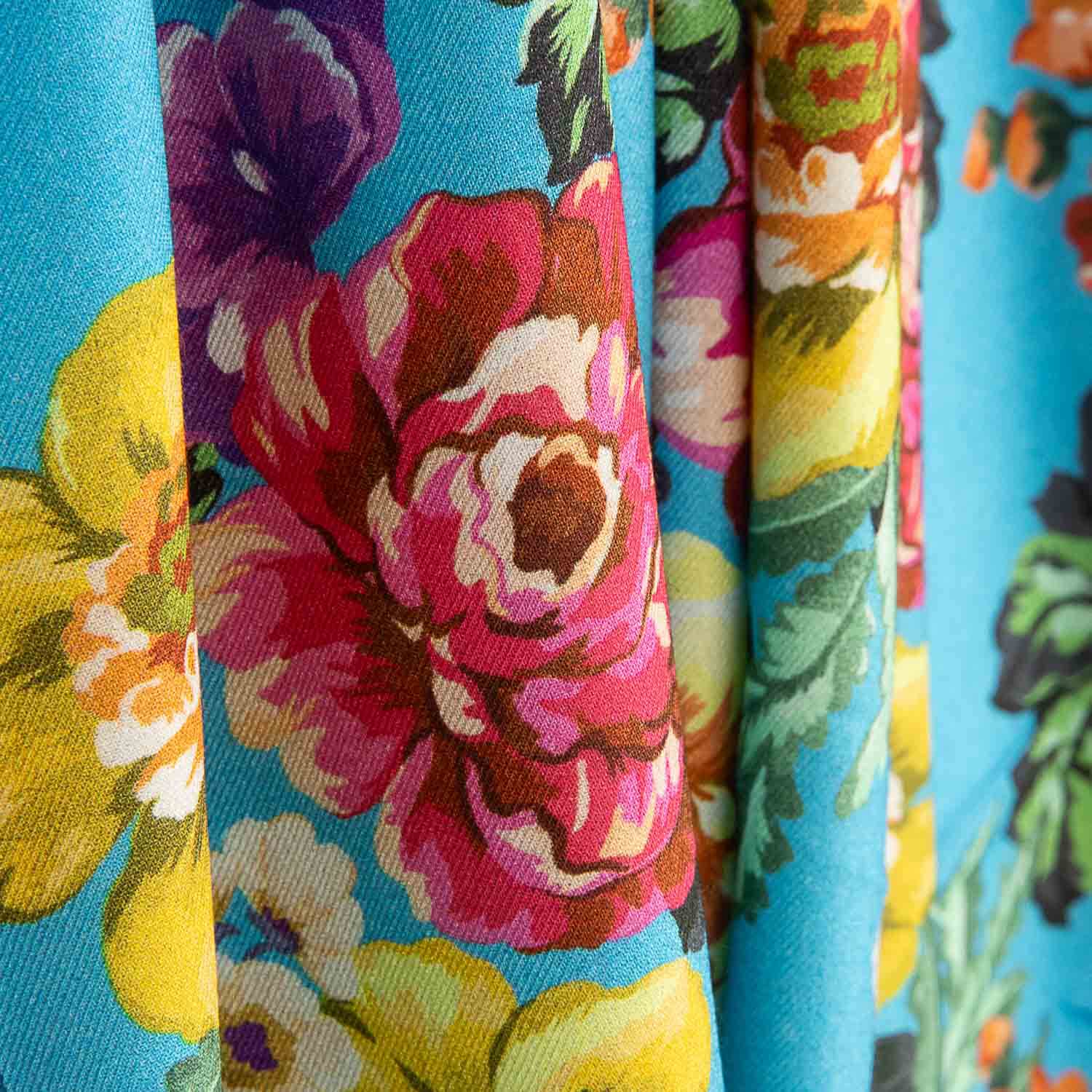 Viscosa Estampada Flores Jardín Turquesa - Ribes y Casals