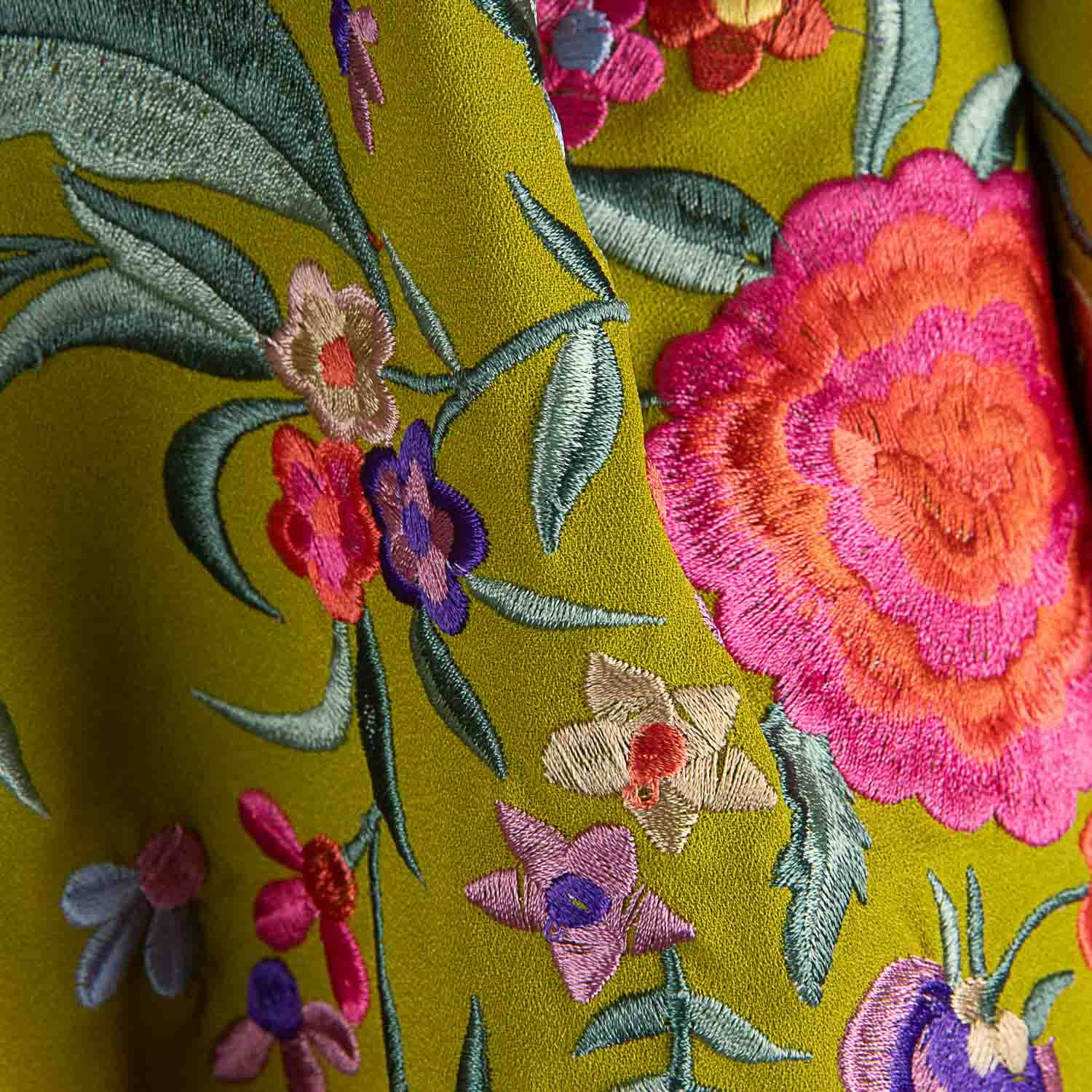 Mantoncillo de Flamenca Verde Aceite Bordado - Ribes y Casals