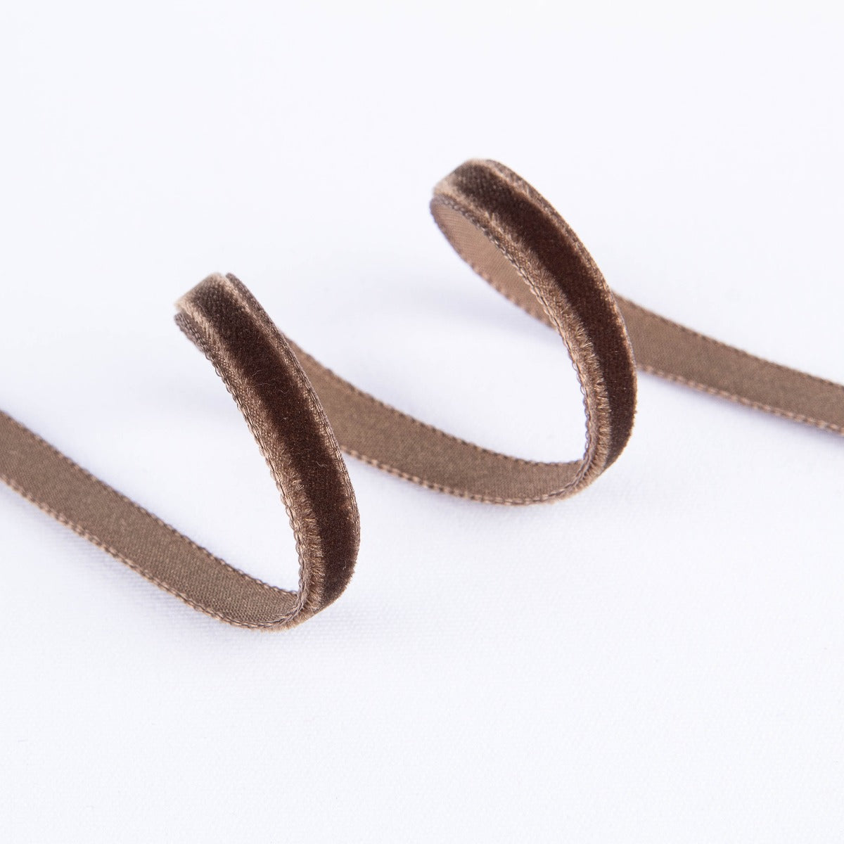 Cinta Terciopelo Marrón 7mm - Ribes y Casals