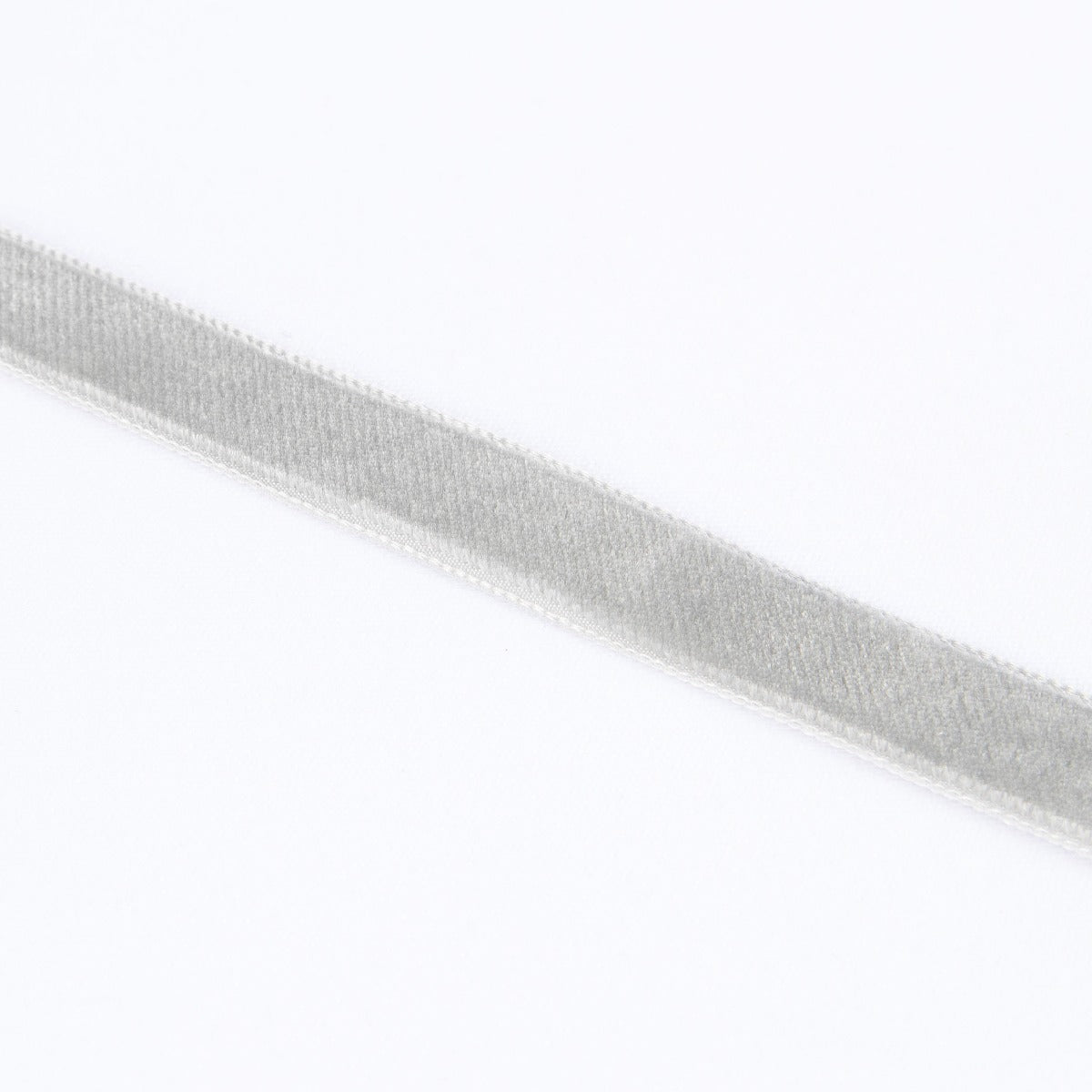 Cinta Terciopelo Gris Perla 16mm - Ribes y Casals