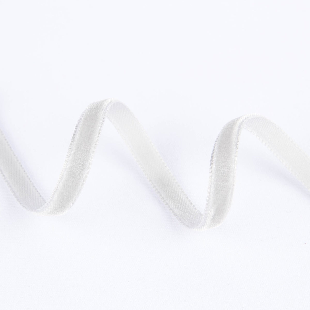 Cinta Terciopelo Gris Perla 7mm - Ribes y Casals