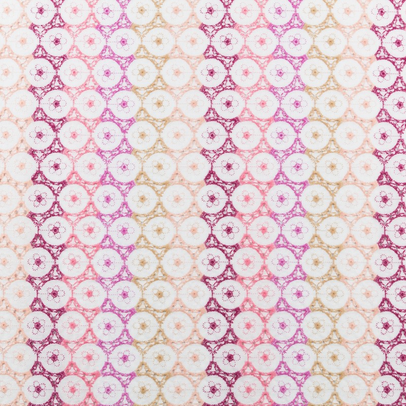 Retal Bordado Suizo Flores Fucsias 145x140cm - Ribes y Casals