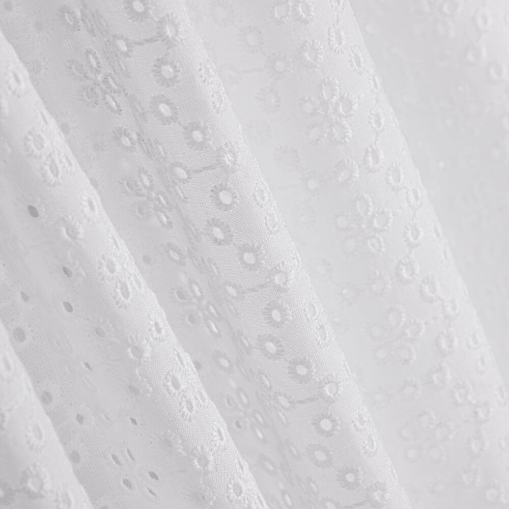 Bordado Suizo Floral - Ribes y Casals