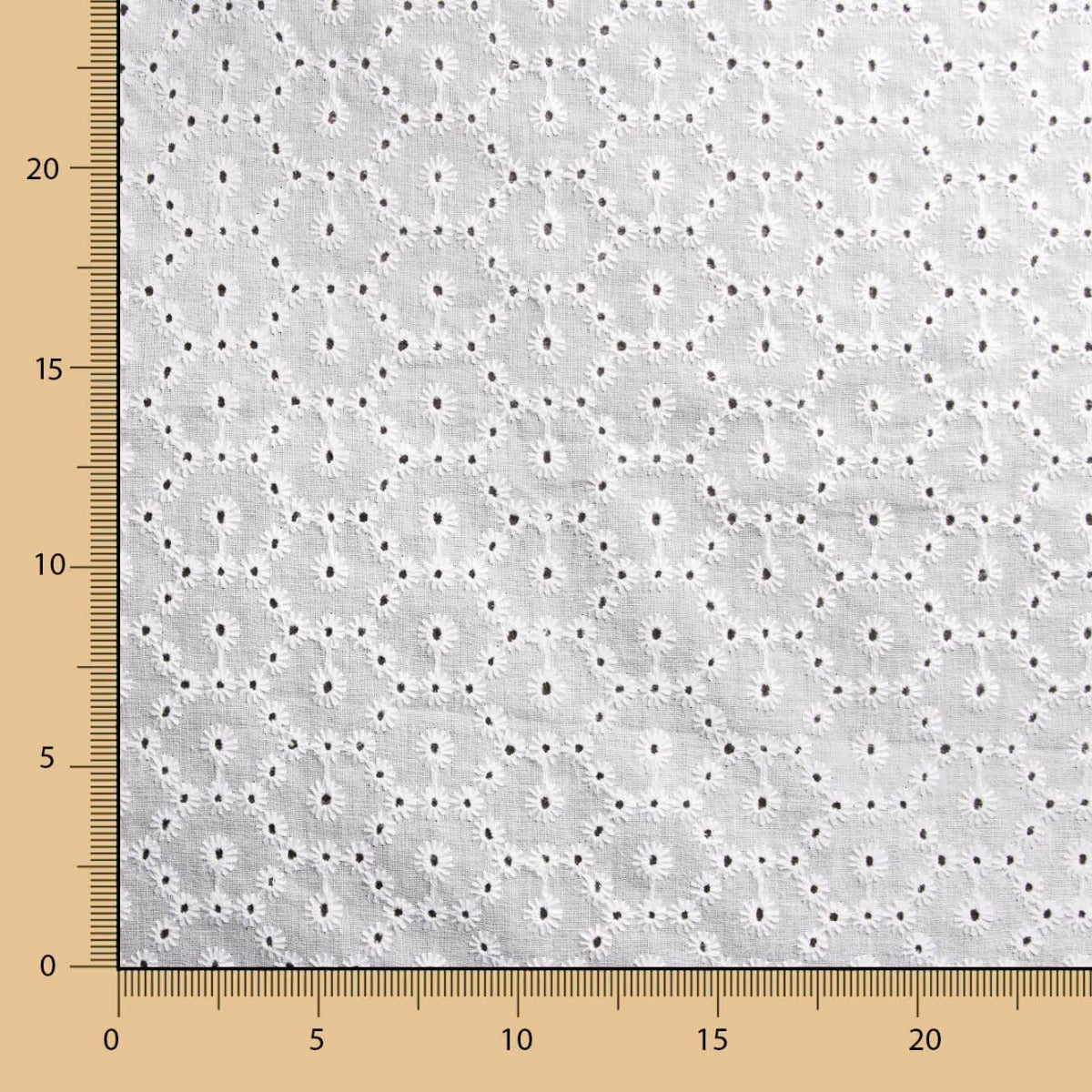 Bordado Suizo Amelie - Ribes y Casals