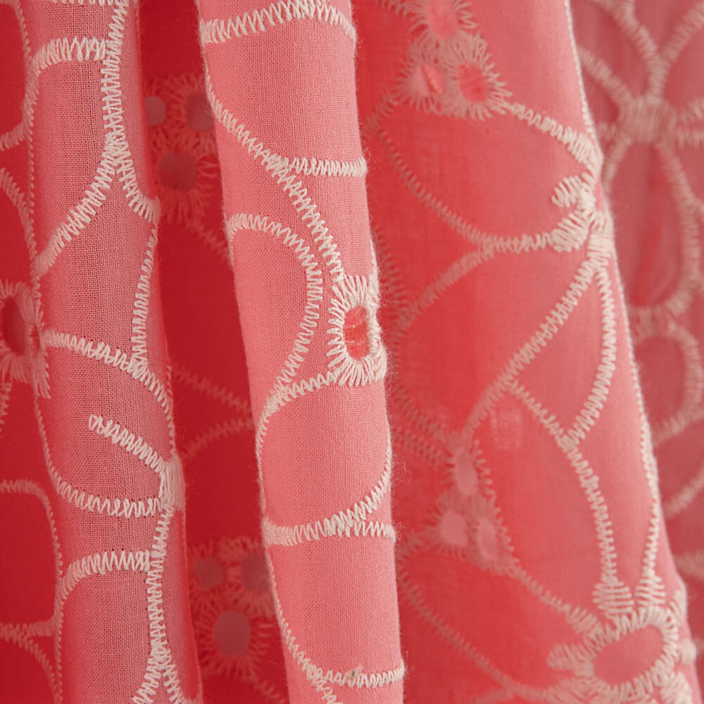 Bordado Suizo Margarita Coral - Ribes y Casals