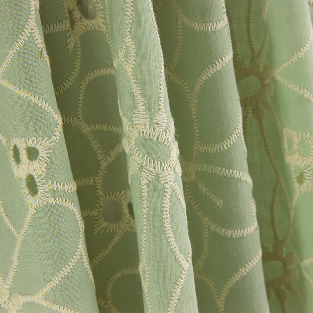 Bordado Suizo Margarita Verde - Ribes y Casals