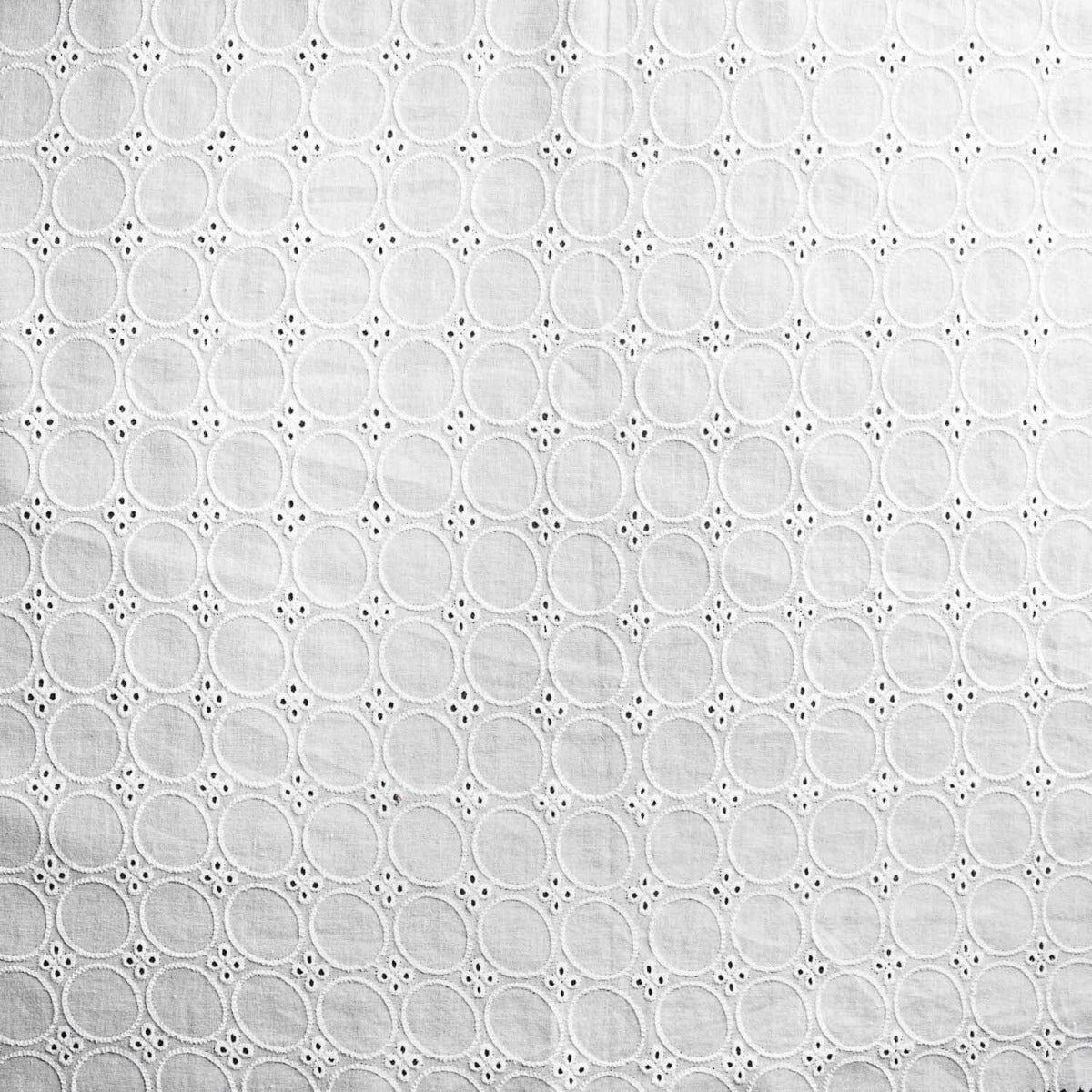 Bordado Suizo Solien - Ribes y Casals