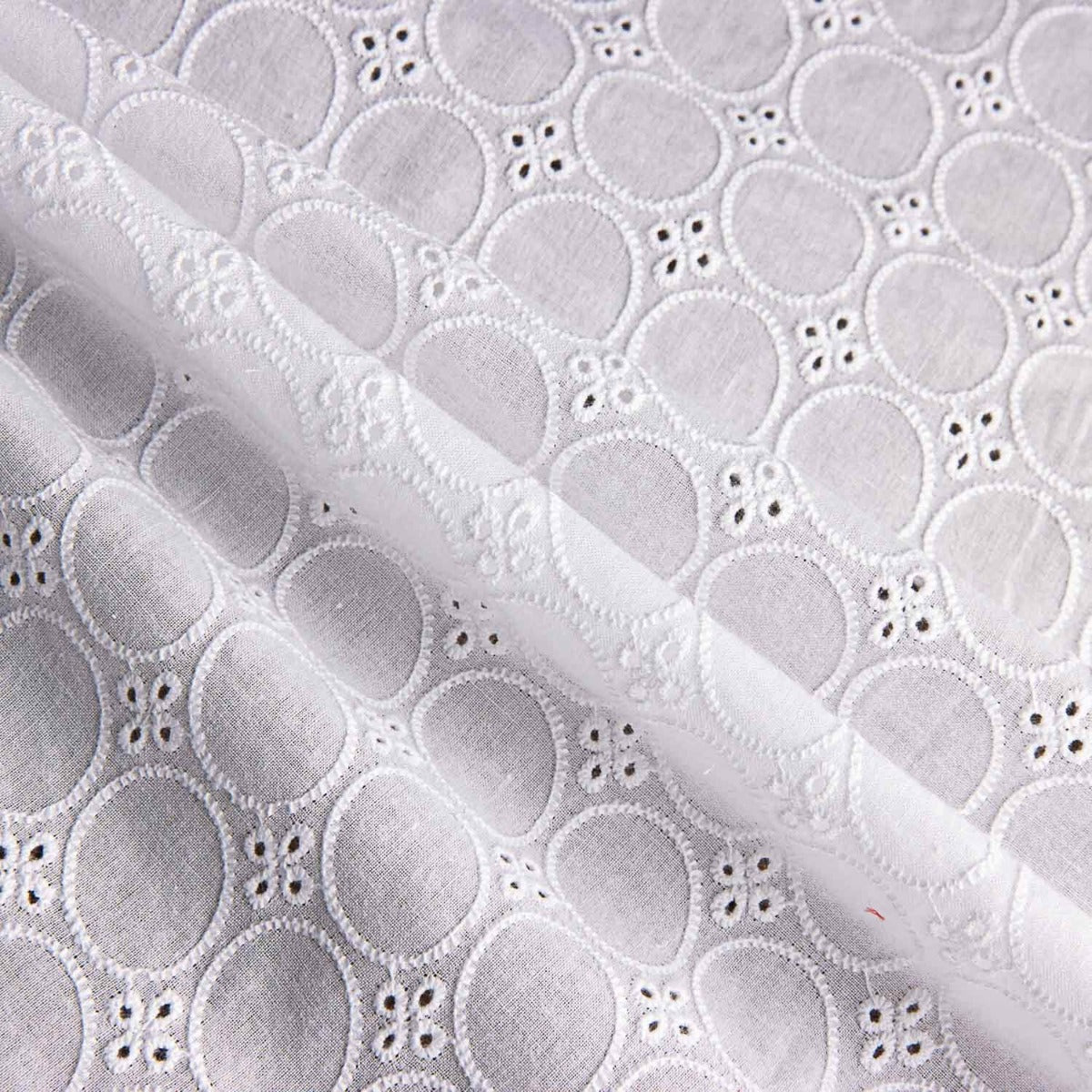 Bordado Suizo Solien - Ribes y Casals