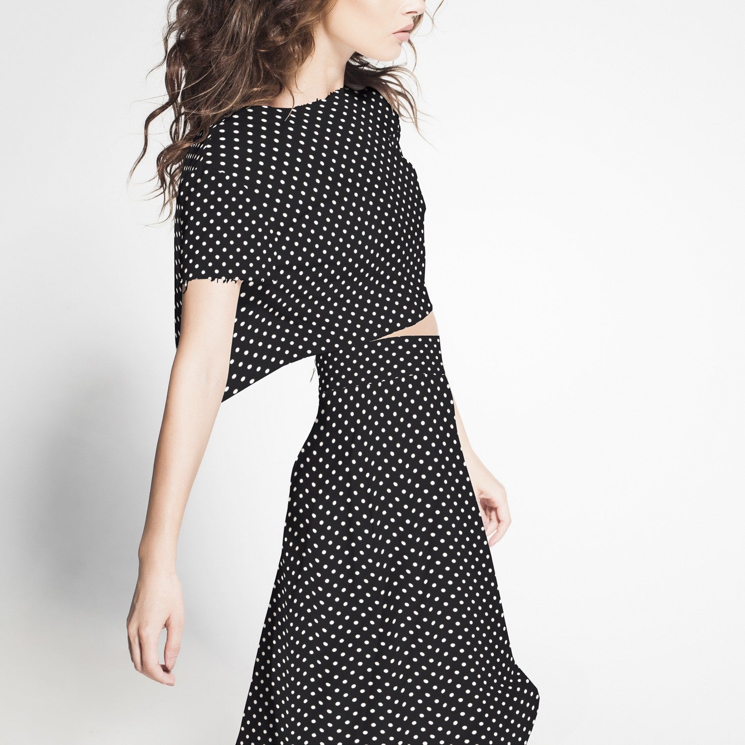 Crepe Lunar Fondo Negro - Ribes y Casals