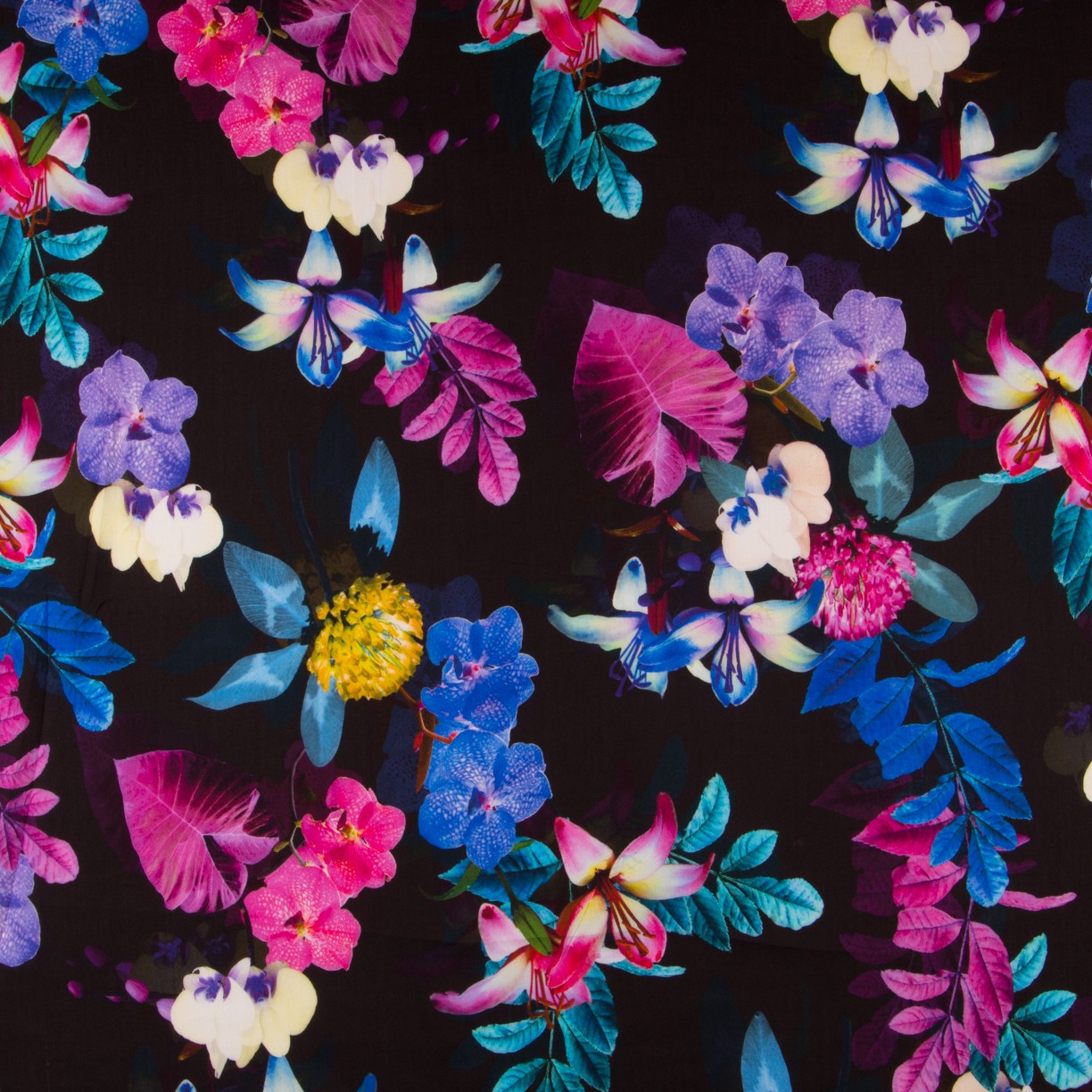 Crepe Viscosa Tropical Negro - Ribes y Casals