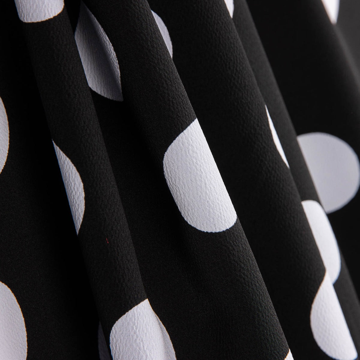 Crepe Lunares Blanco 33mm Negro - Ribes y Casals