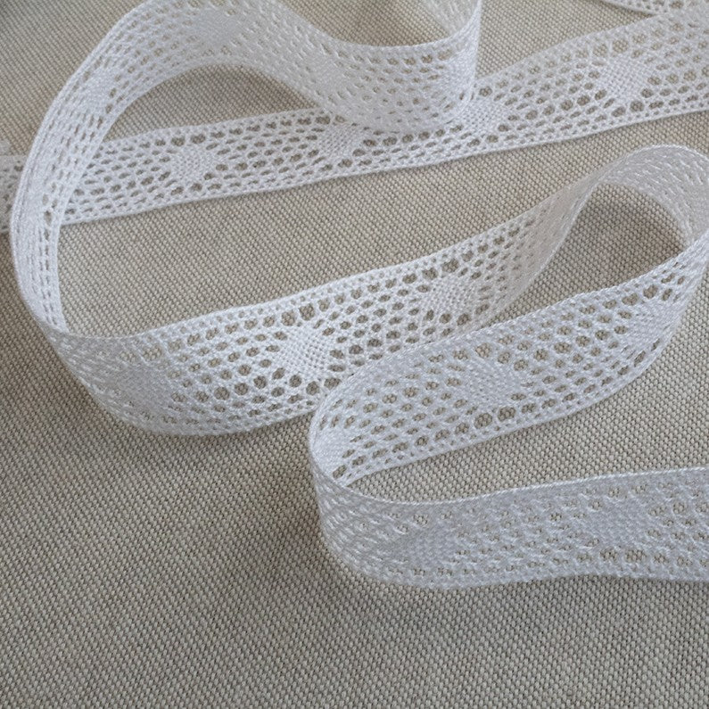 Encaje Bolillo Blanco 20mm - Ribes y Casals