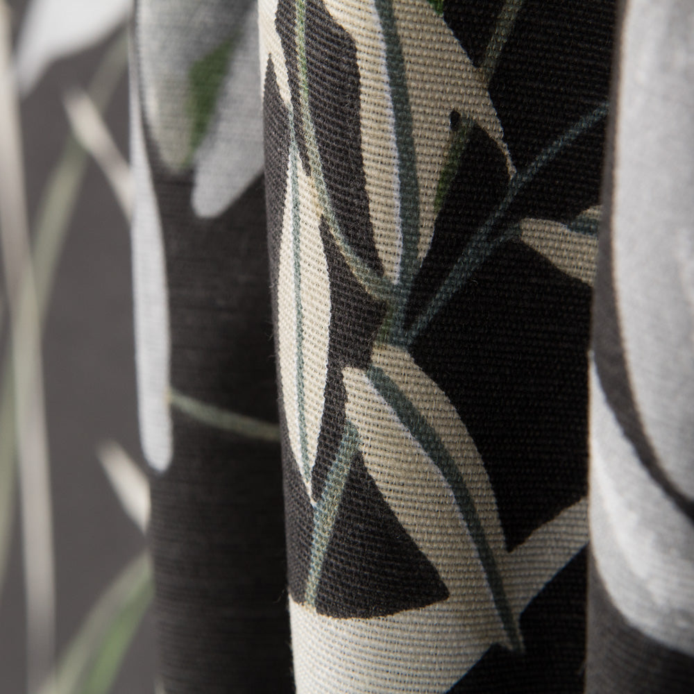 Tela Loneta Estampada Tropic Negro - Ribes y Casals