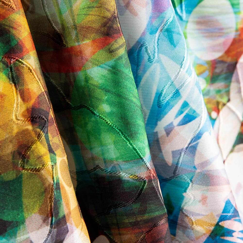 Jacquard Rebrodé Flores Grana Lunar - Ribes y Casals