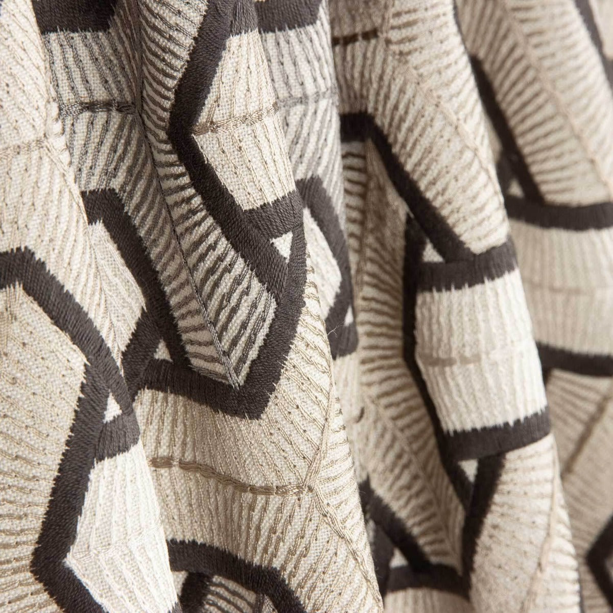 Tapicería Rústica Gruesa Bordado Trigonometria - Ribes y Casals