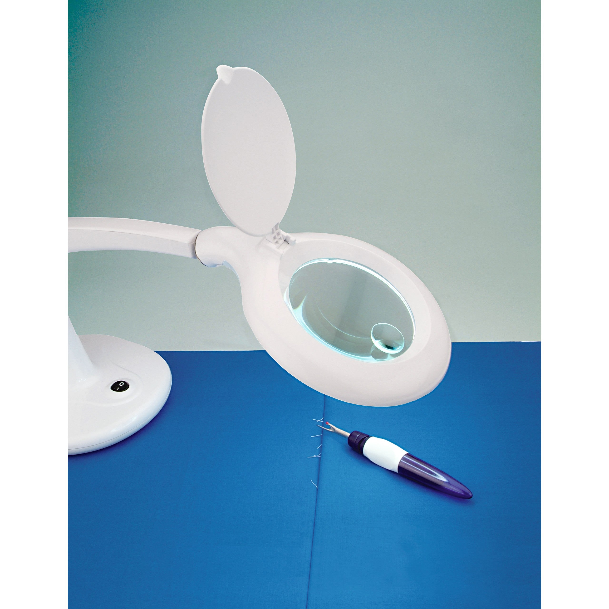 Lupa con lámpara y base - Ribes y Casals