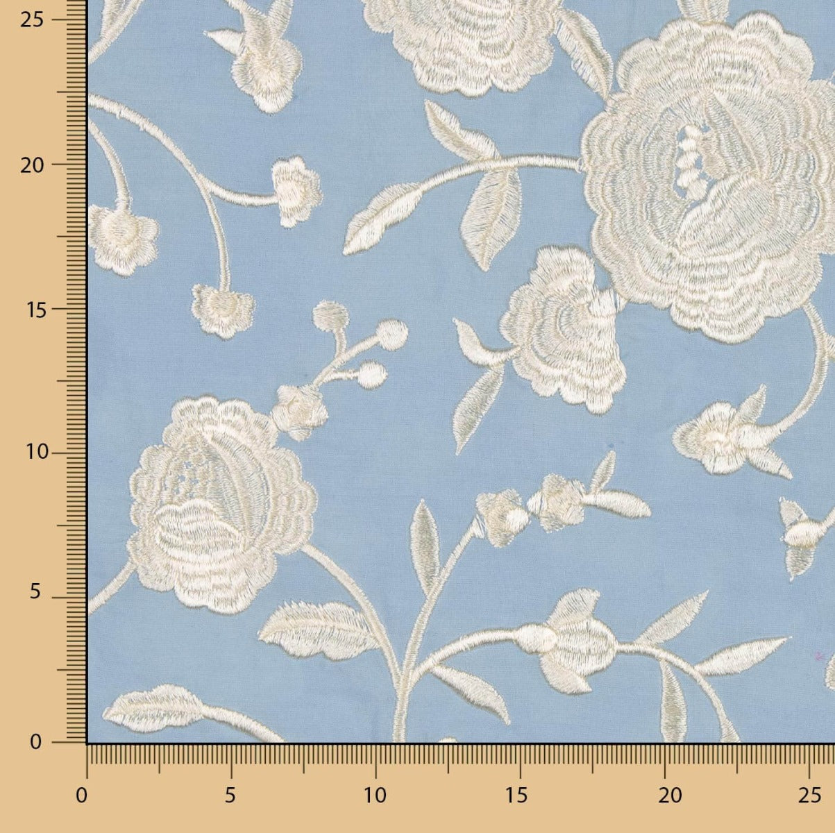 Mantón Bordado Crudo Tencel Azul Claro - Ribes y Casals