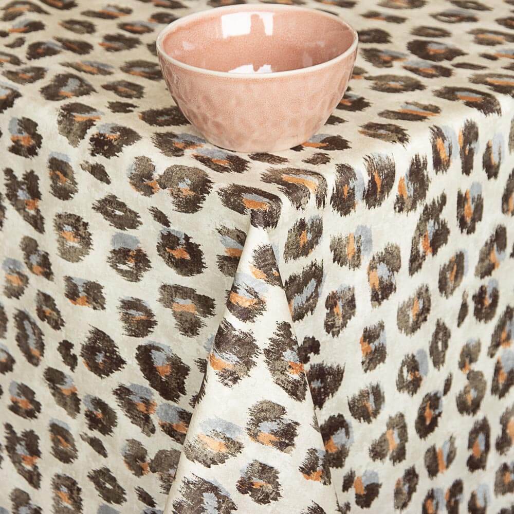 Mantel Resinado Leopardo Moteado Beige - Ribes y Casals
