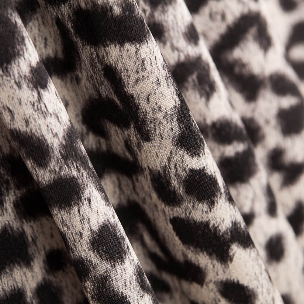 Satén Poliéster Leopardo Gris - Ribes y Casals
