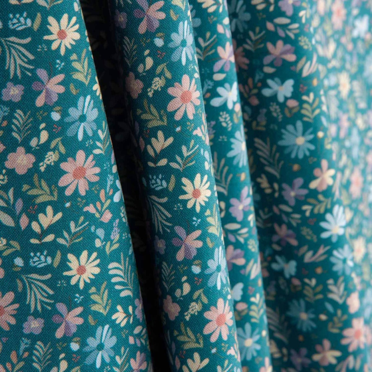 Popelín Prado Floral Azul Vintage - Ribes y Casals