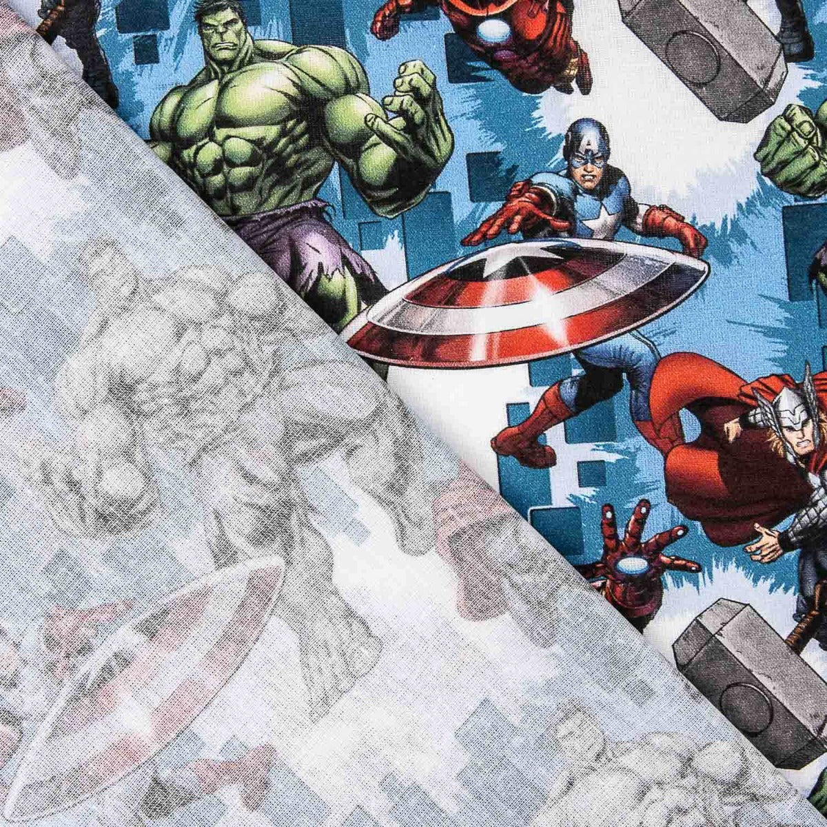 Popelín Cretona Avengers - Ribes y Casals