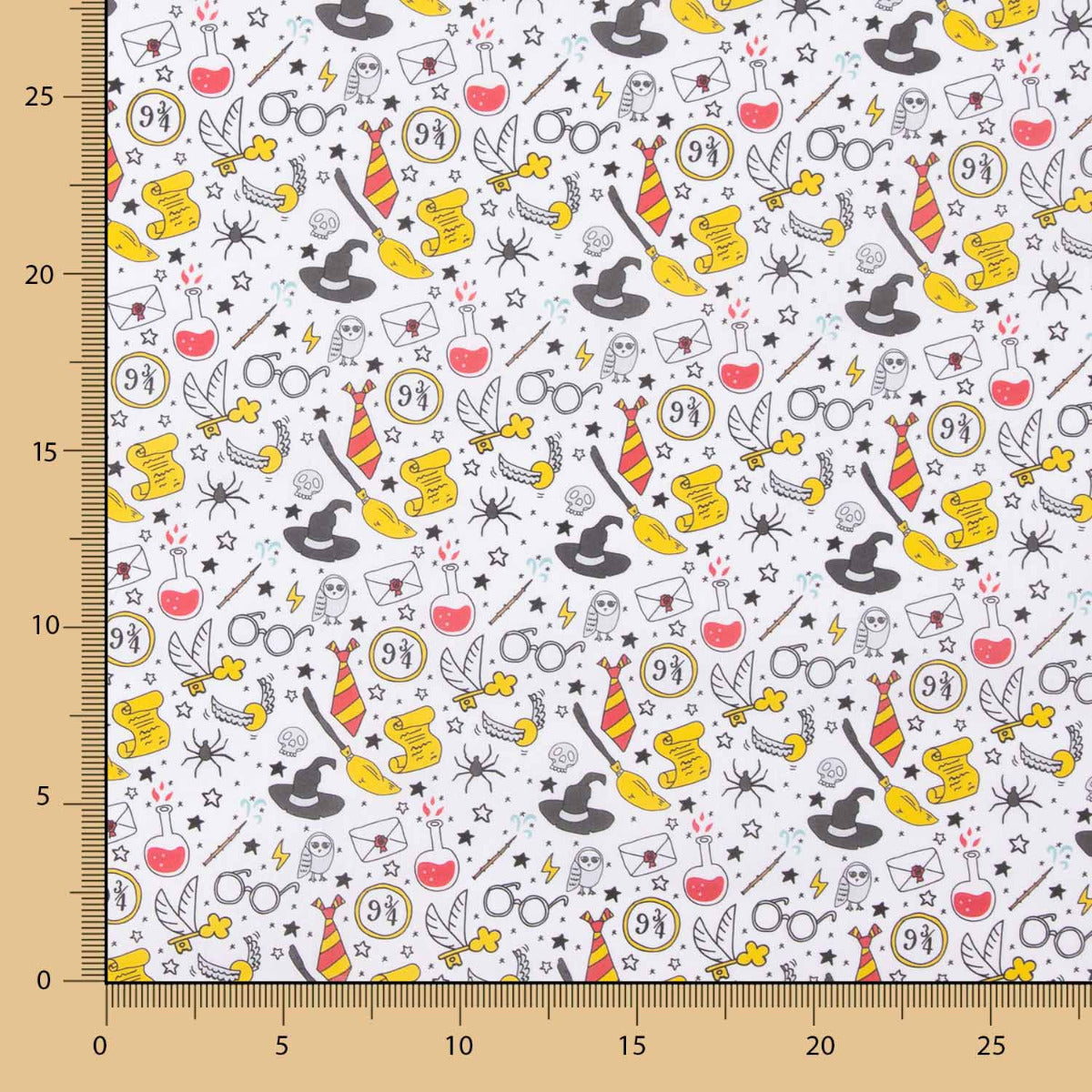 Popelín Algodón Harry Potter Blanco - Ribes y Casals