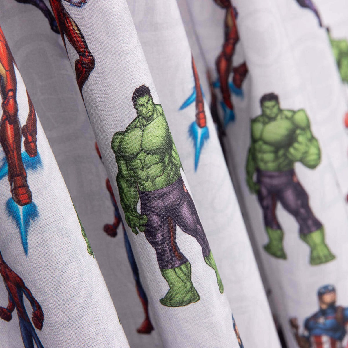 Popelín Licencia Los Vengadores Gris - Ribes y Casals