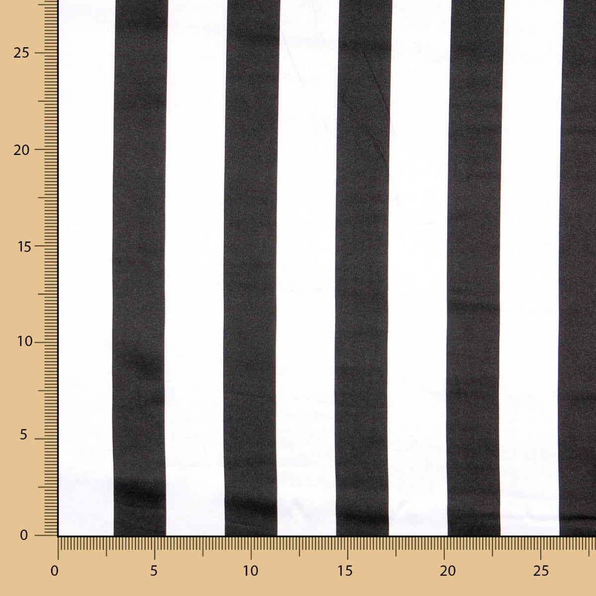 Retal Raso Carnaval Rayas Negro 150x140 cm - Ribes y Casals