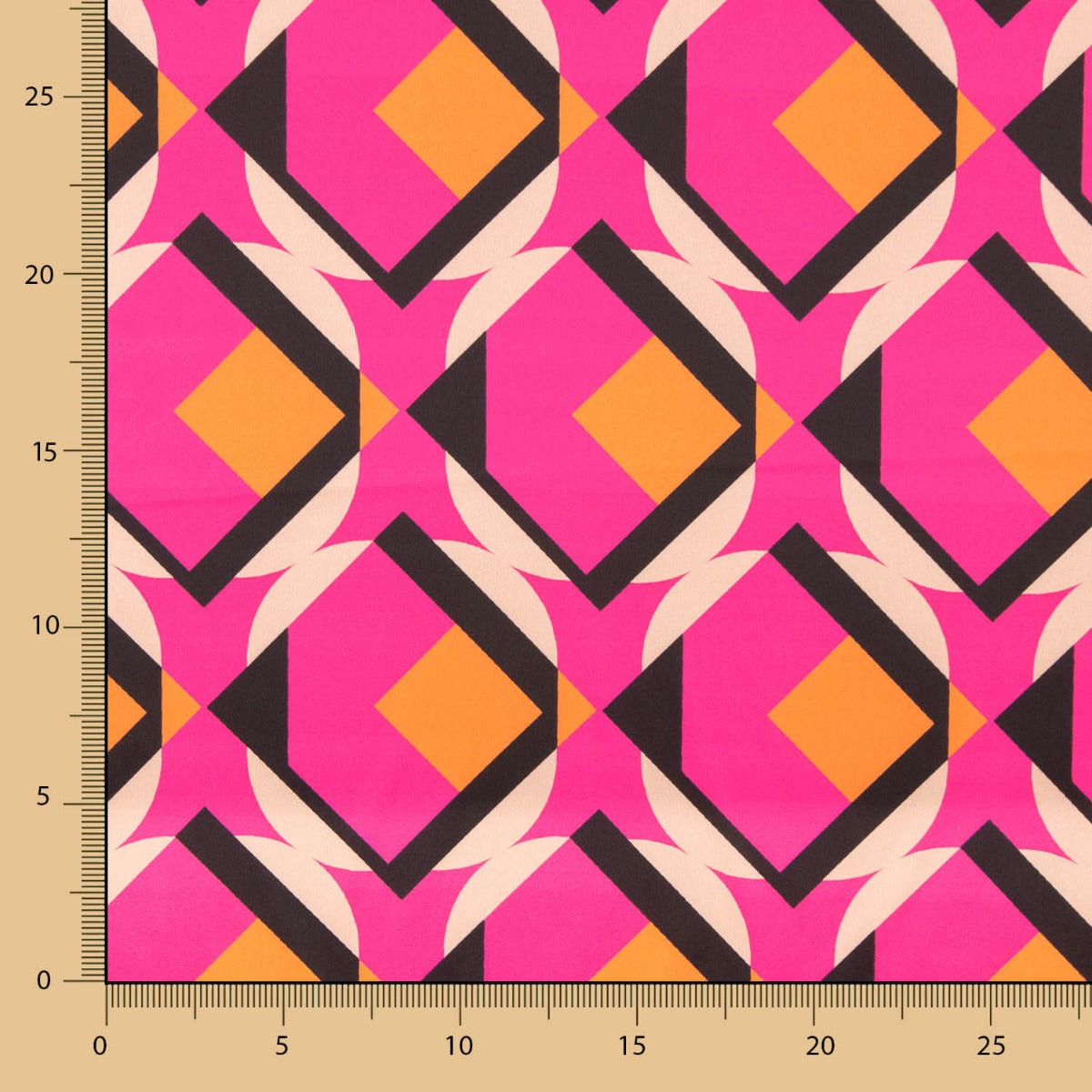 Satén Spandex Geo Maxi Fucsia - Ribes y Casals