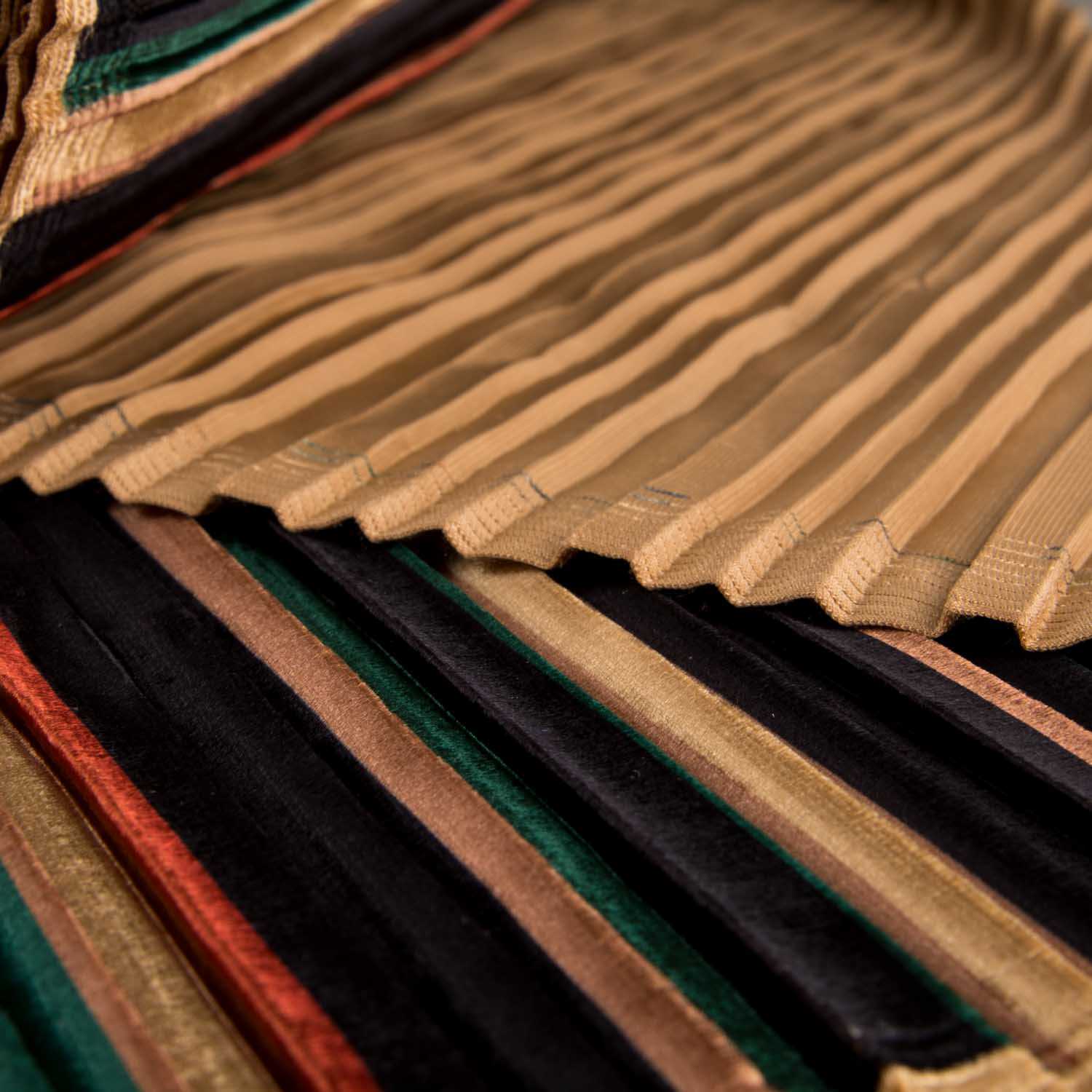 Tela Plisado Soleil Terciopelo Verde - Ribes y Casals